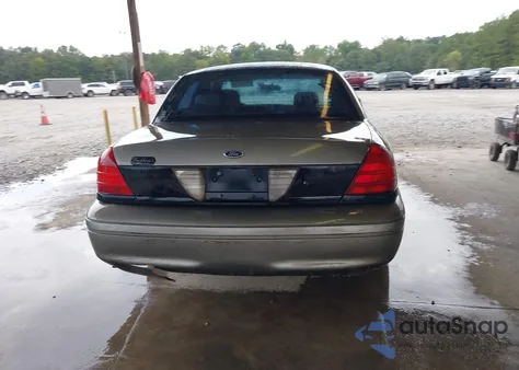 2003 Ford Crown Victoria Police z USA, uszkodzony, nr VIN 2FAFP71W53X101175